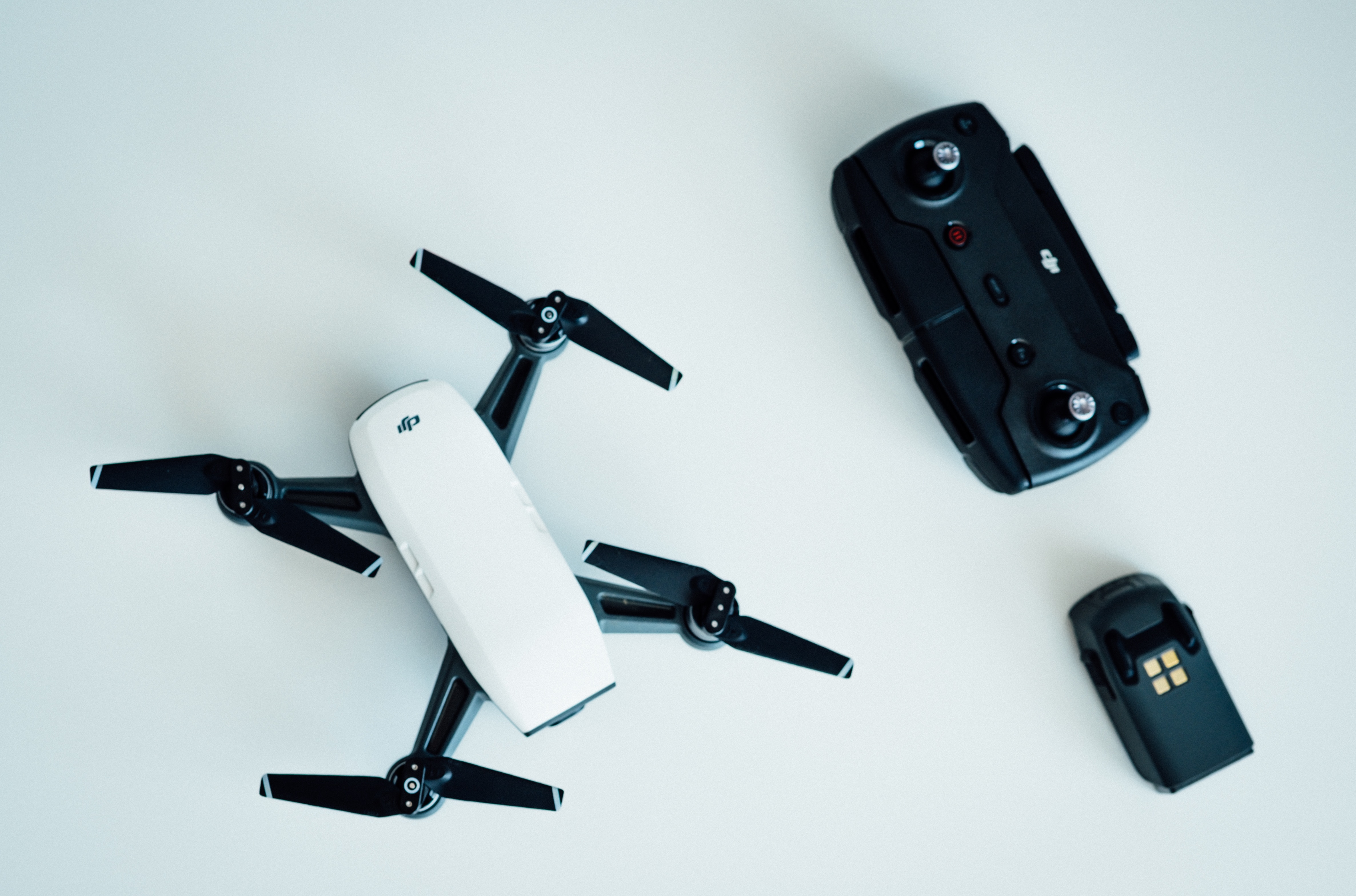 DJIからトイドローン、水中、産業用…ドローンの種類について